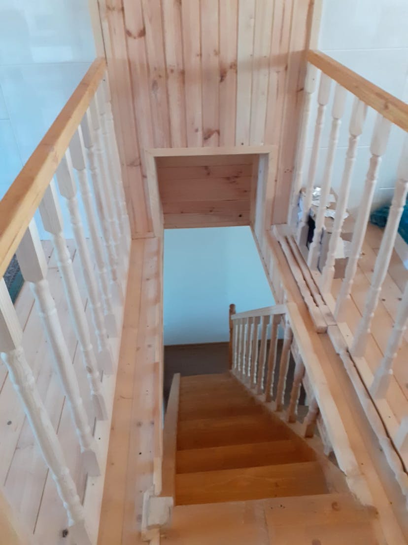 Poza scari din lemn