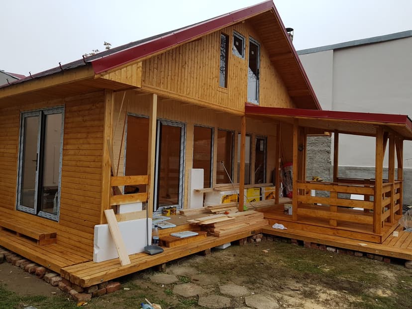 Poza a unei constructii din lemn